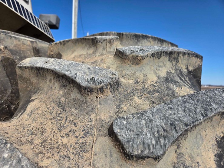 case-2290-tractor-image-5