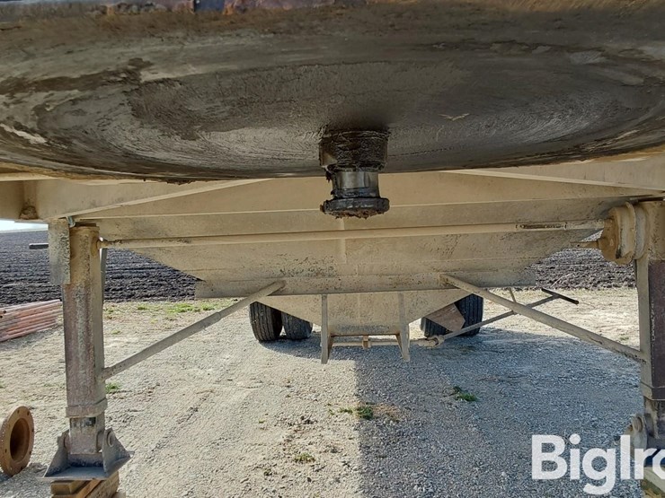 1998-neville-trailer-image-17