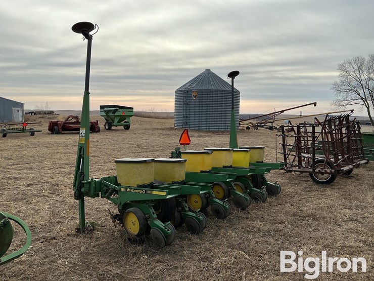 john-deere-7300-image-7