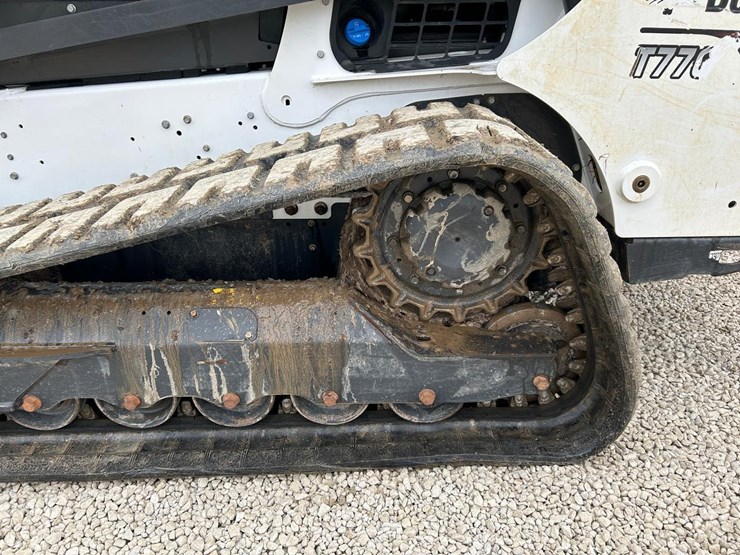 2022-bobcat-t770-image-18