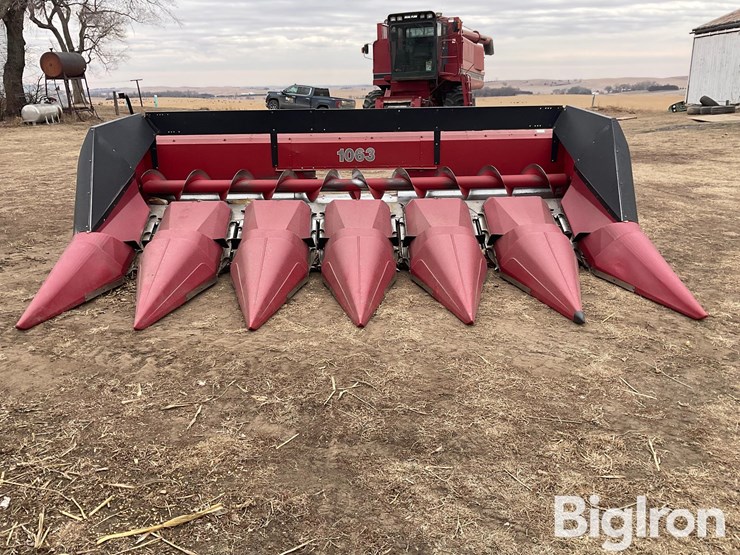 case-ih-1063-image-2