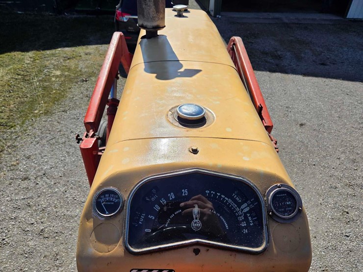 case-730-tractor-image-53