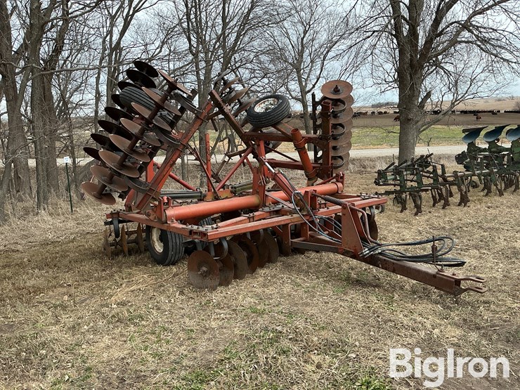 white-271-disk-image-3