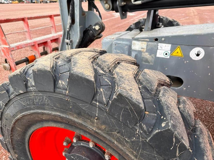 2018-skyjack-sj643th-image-10