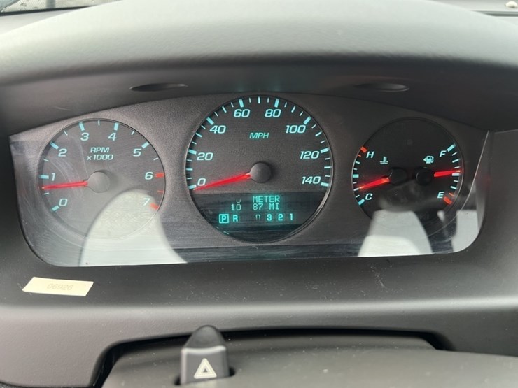 2011-chevrolet-impala-sedan-image-25