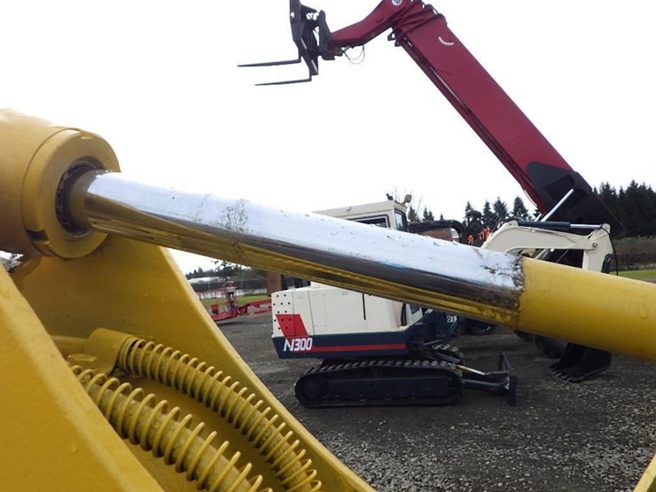 komatsu-pc12uu-image-23