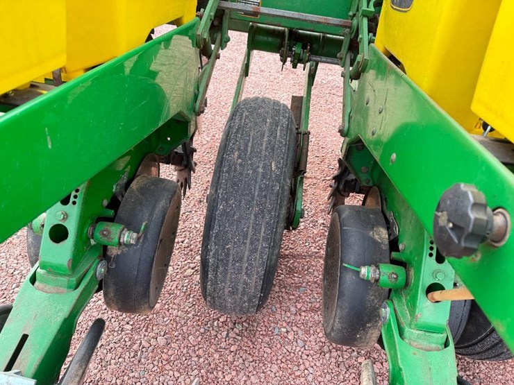 john-deere-1750-image-17