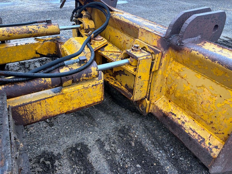 deere-350ce-image-14