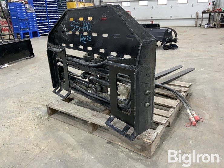 2025-massey-ferguson-730-image-11