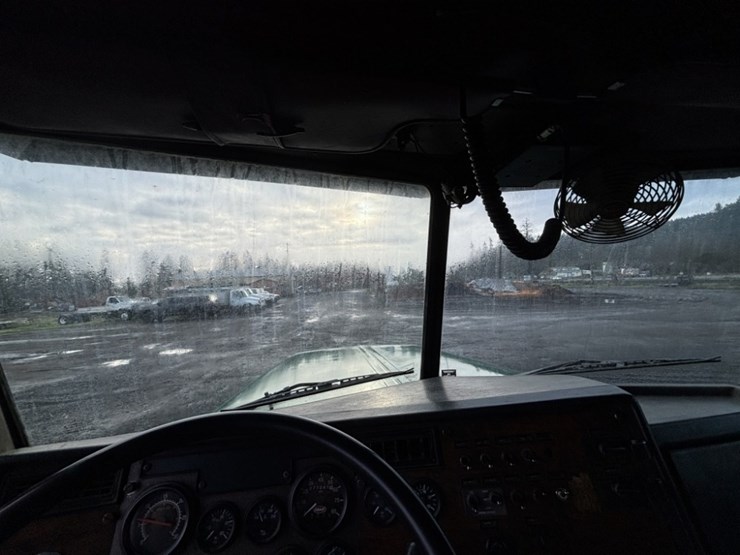 1994-peterbilt-378-image-26