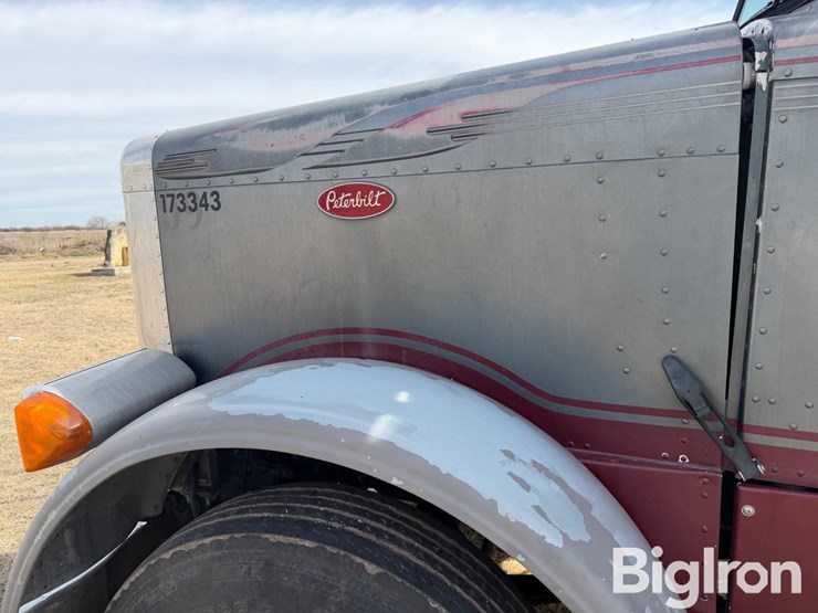 1999-peterbilt-379-image-14