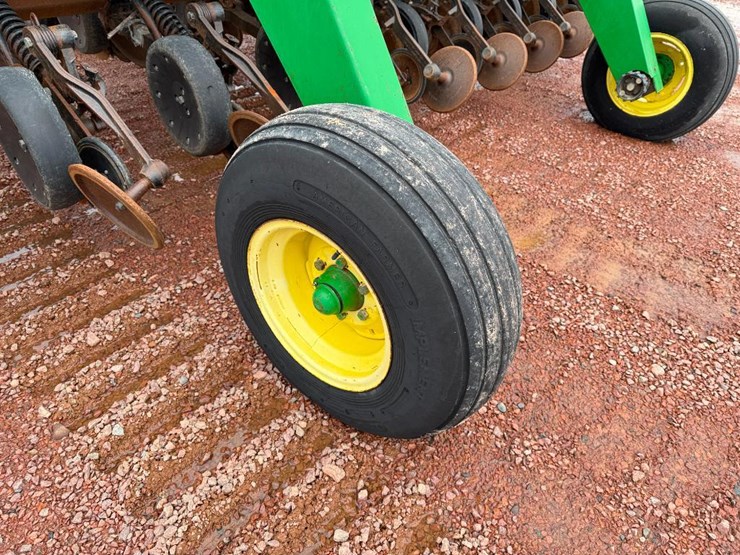 john-deere-1560-image-29