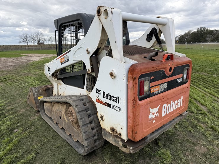 2015-bobcat-t590-image-4