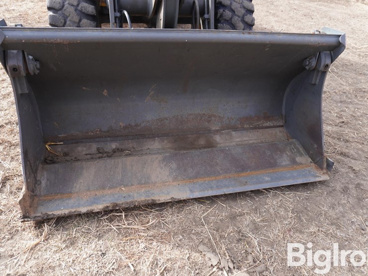 2005-volvo-l30b-image-12