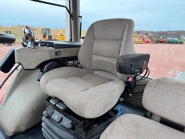 case-ih-magnum-180-image-58