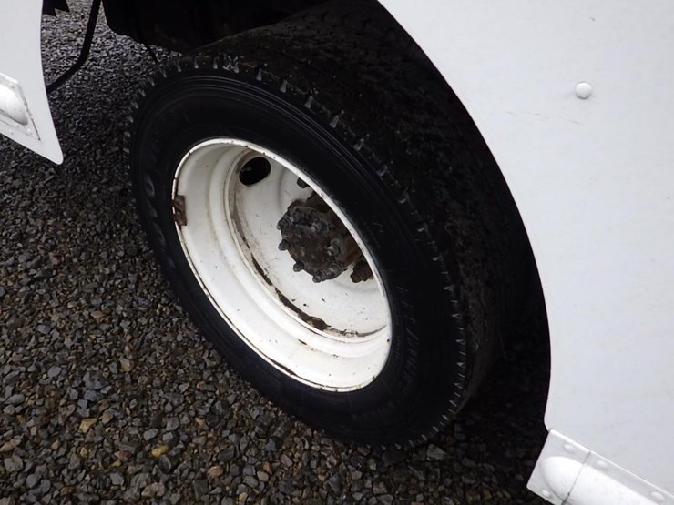 2008-freightliner-mt45-image-17