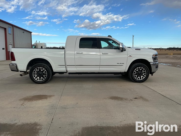 2025-dodge-2500-image-4