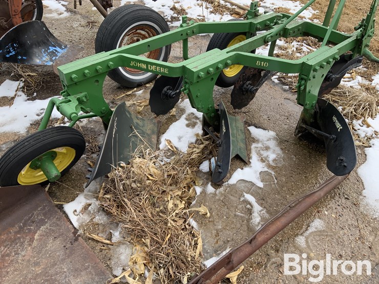 john-deere-810-image-5