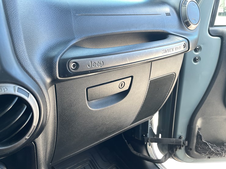 2014-jeep-wrangler-image-53