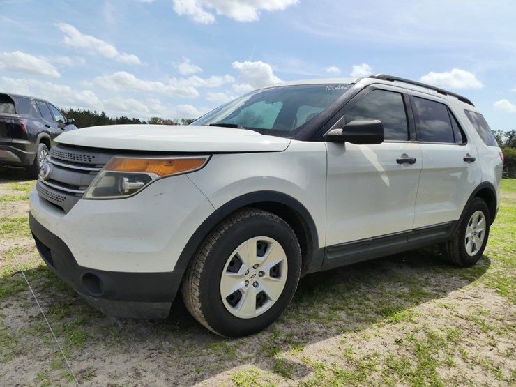 2011-ford-explorer-image-2
