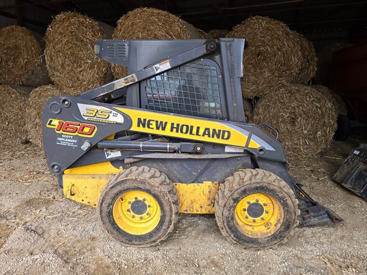 new-holland-l160-image-1