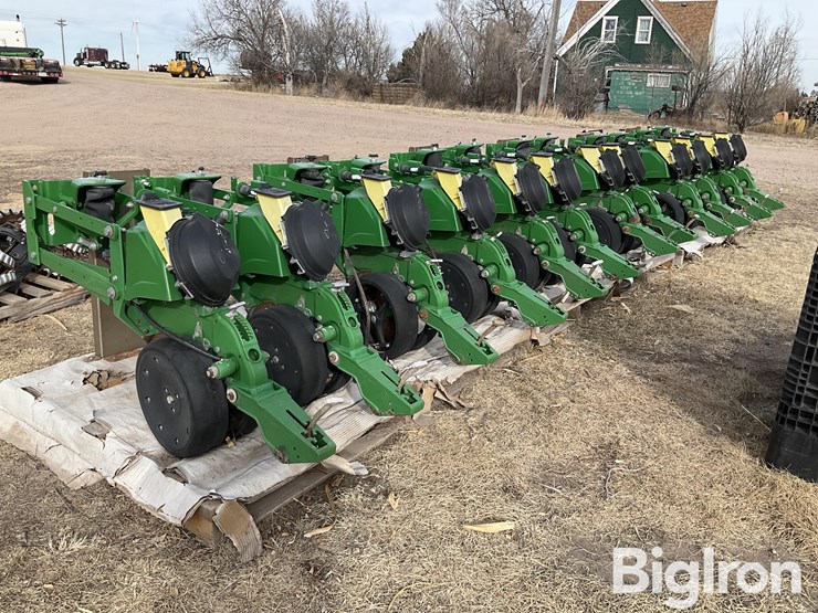 john-deere-12-image-7