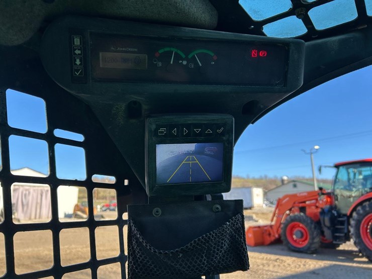 2020-deere-317g-image-24