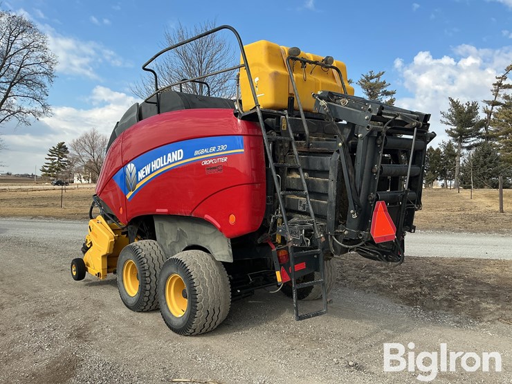 2013-new-holland-330-image-7