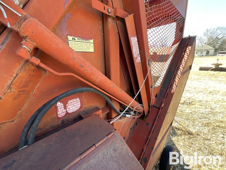 new-holland-852-image-18