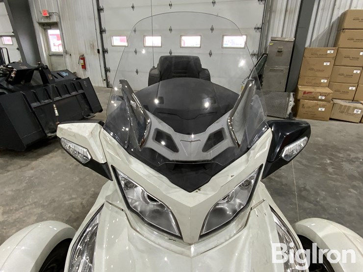 2011-massey-ferguson-730-image-13