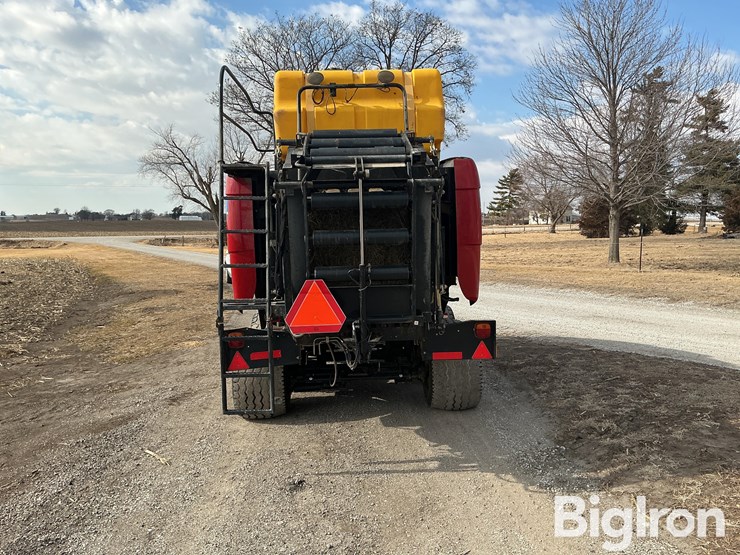 2013-new-holland-330-image-6