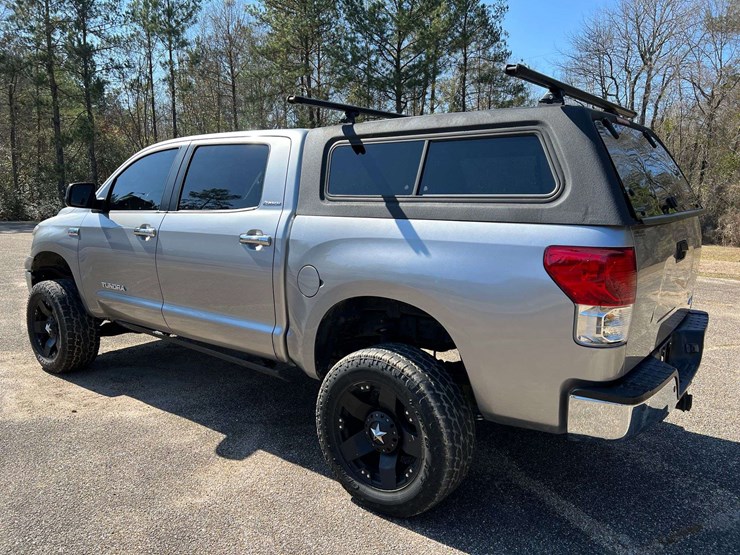 2010-toyota-tundra-image-2
