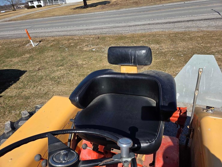 case-730-comfort-king-tractor-image-31