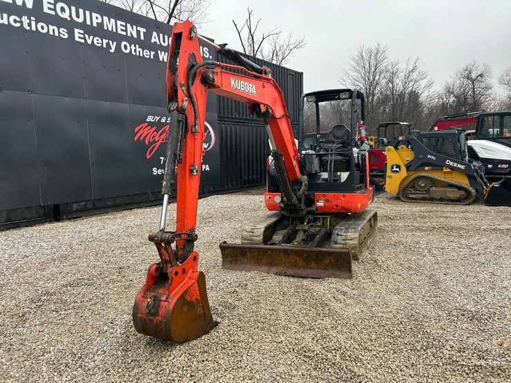 2016-kubota-kx040-4-image-7