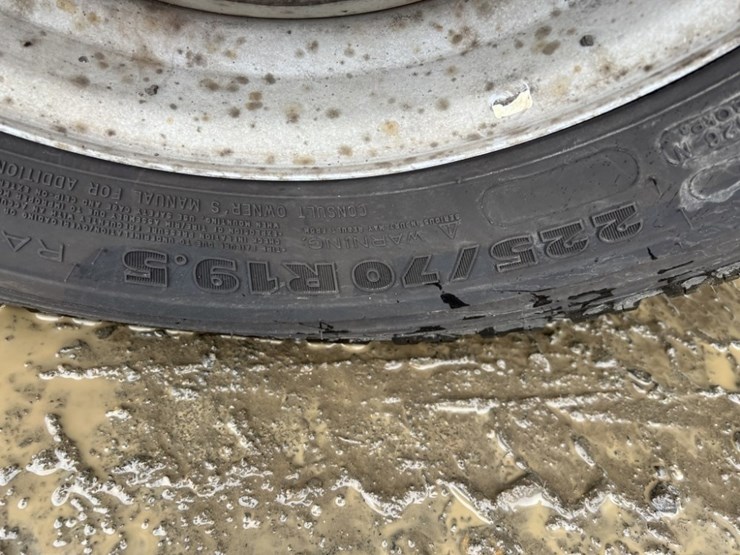 2011-ford-f550-image-16