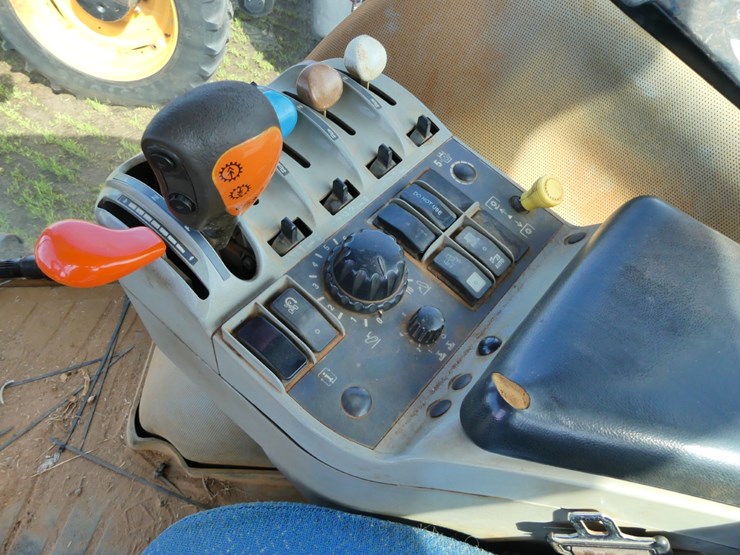 2010-new-holland-t8020-image-12