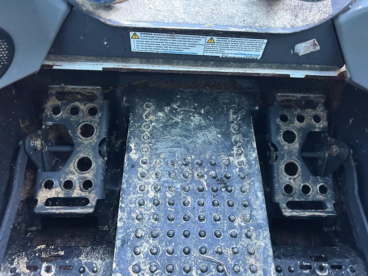 2022-bobcat-s590-image-18