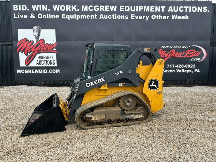 2022-deere-317g-image-1