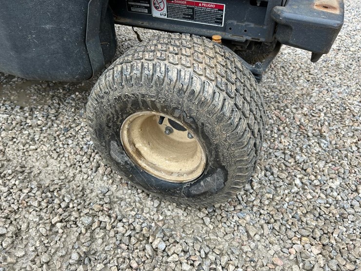 kubota-f2690-image-13