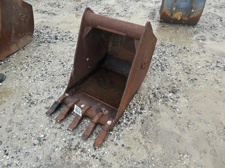 cp-24”-excavator-bucket-image-1