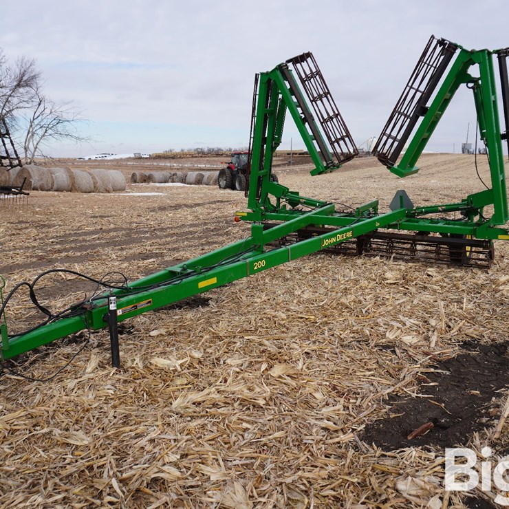 JOHN DEERE 200