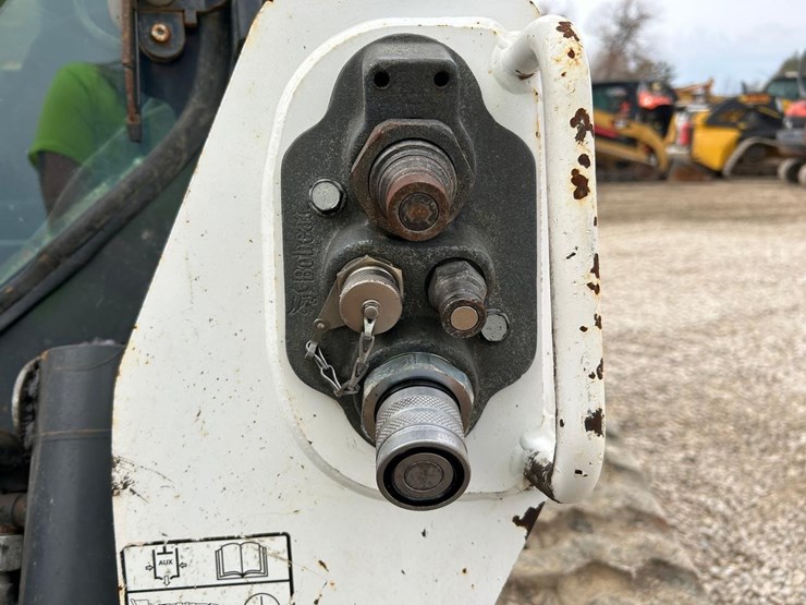 2019-bobcat-t595-image-11