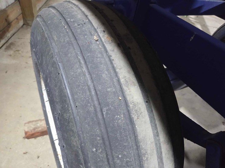 1000-gallon-liquid-nurse-trailer-image-36