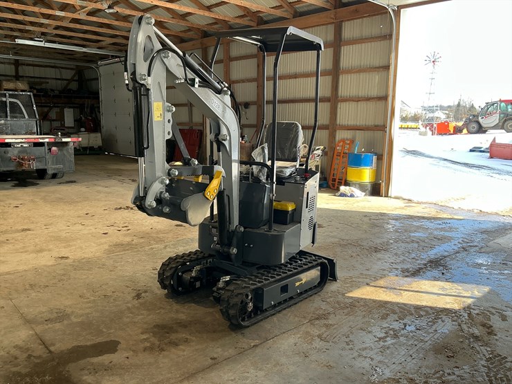 #1210-•-ats-d12r-mini-excavator-image-1