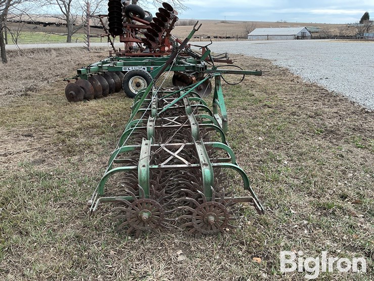 john-deere-pull-type-rotary-hoe-image-4