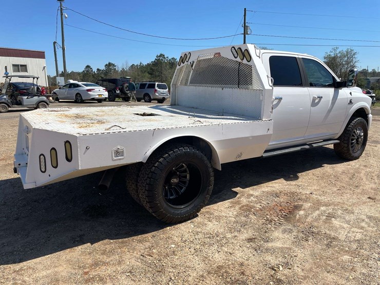 2010-dodge-ram-3500-image-3