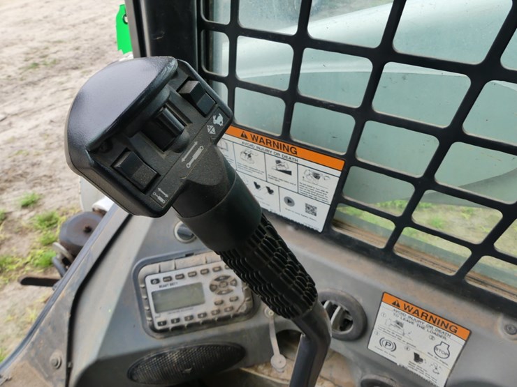 2021-bobcat-t770-image-13