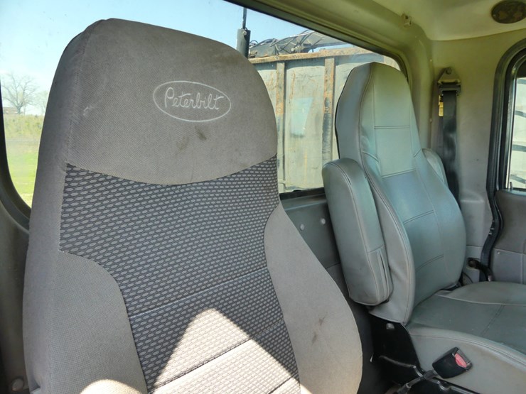 2006-caterpillar-18-image-10