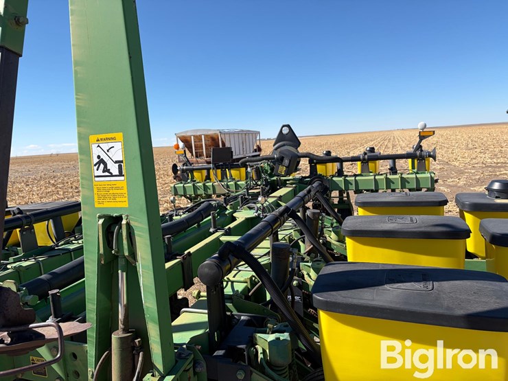 john-deere-7200-image-17