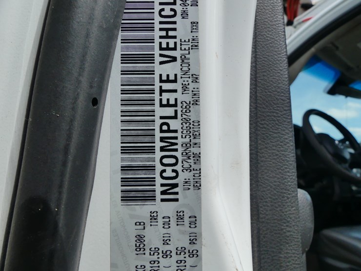 2016-dodge-ram-5500-image-18